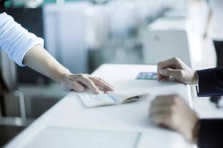 上海居轉(zhuǎn)戶政策2020年到期？詳細辦理流程與科技中介服務(wù)全解析